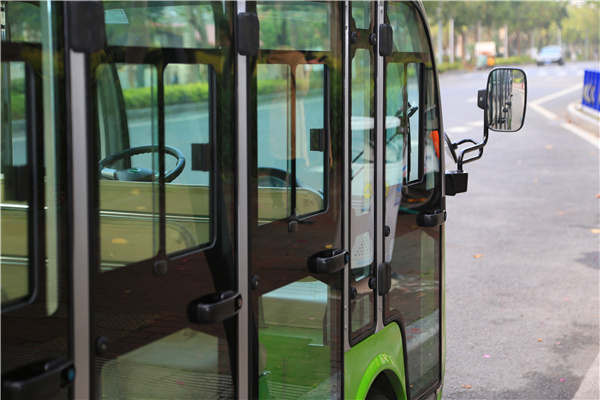 14座封閉電動觀光車-門